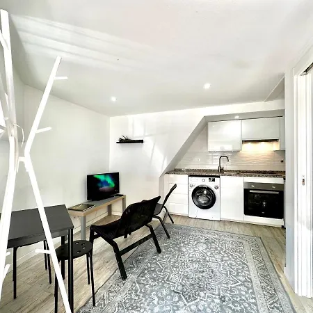 Cozy Tiny House Apartment *