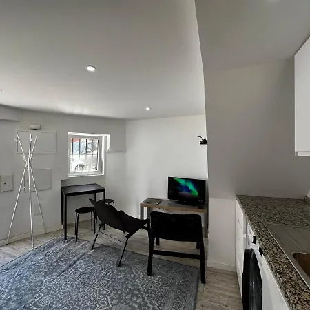 Cozy Tiny House * Лиссабон