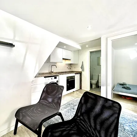 Апартаменты Cozy Tiny House Лиссабон